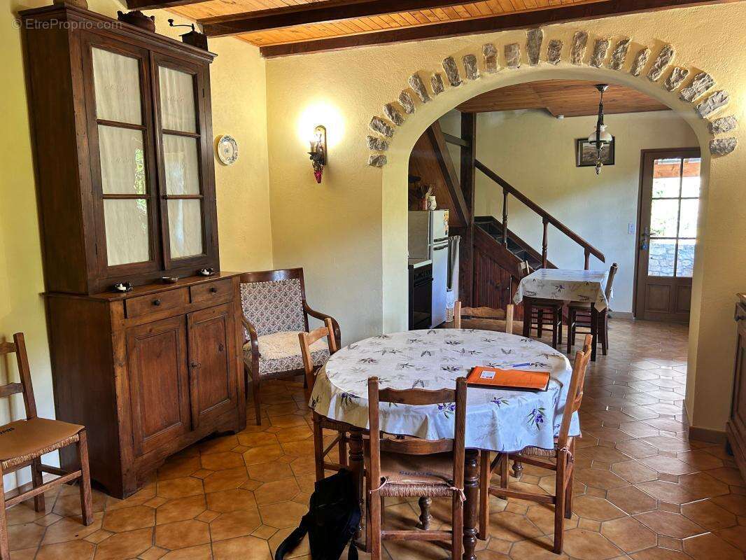 Maison à SAINT-FERREOL-TRENTE-PAS