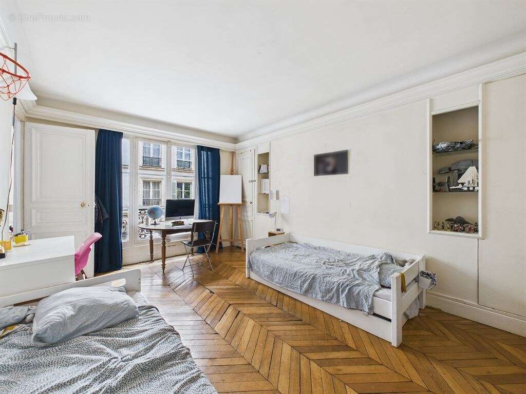 Appartement à PARIS-9E