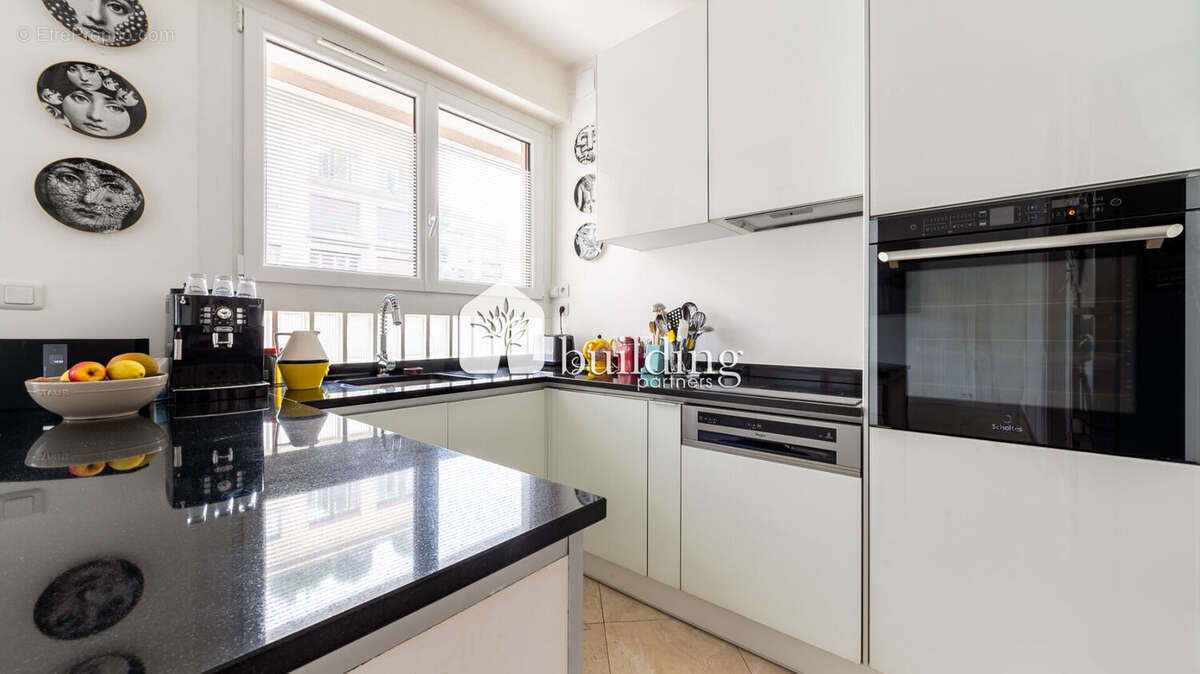 Appartement à NEUILLY-SUR-SEINE