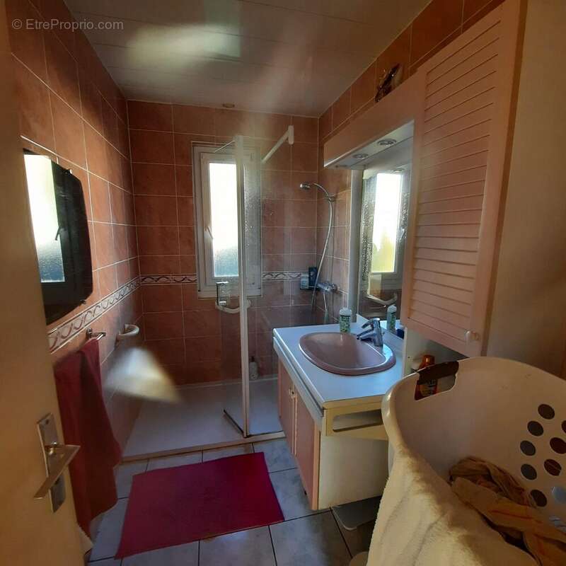 Maison à SAINT-ETIENNE-DE-MONTLUC