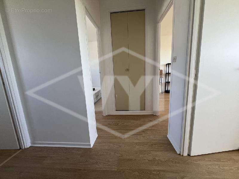 Maison 100 m² à Combs-La-Ville  - photo 8