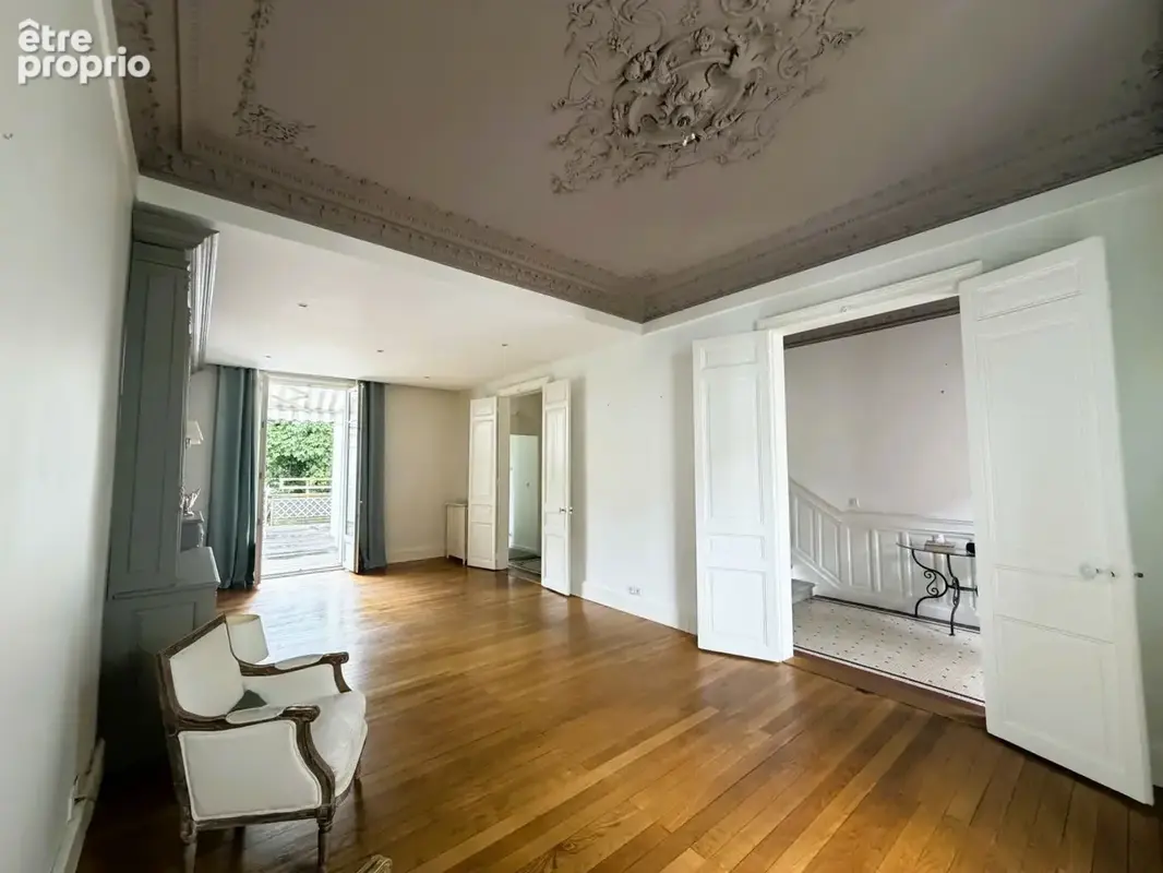 Maison bourgeoise d'exception a proximite du plan d'eau - photo 2
