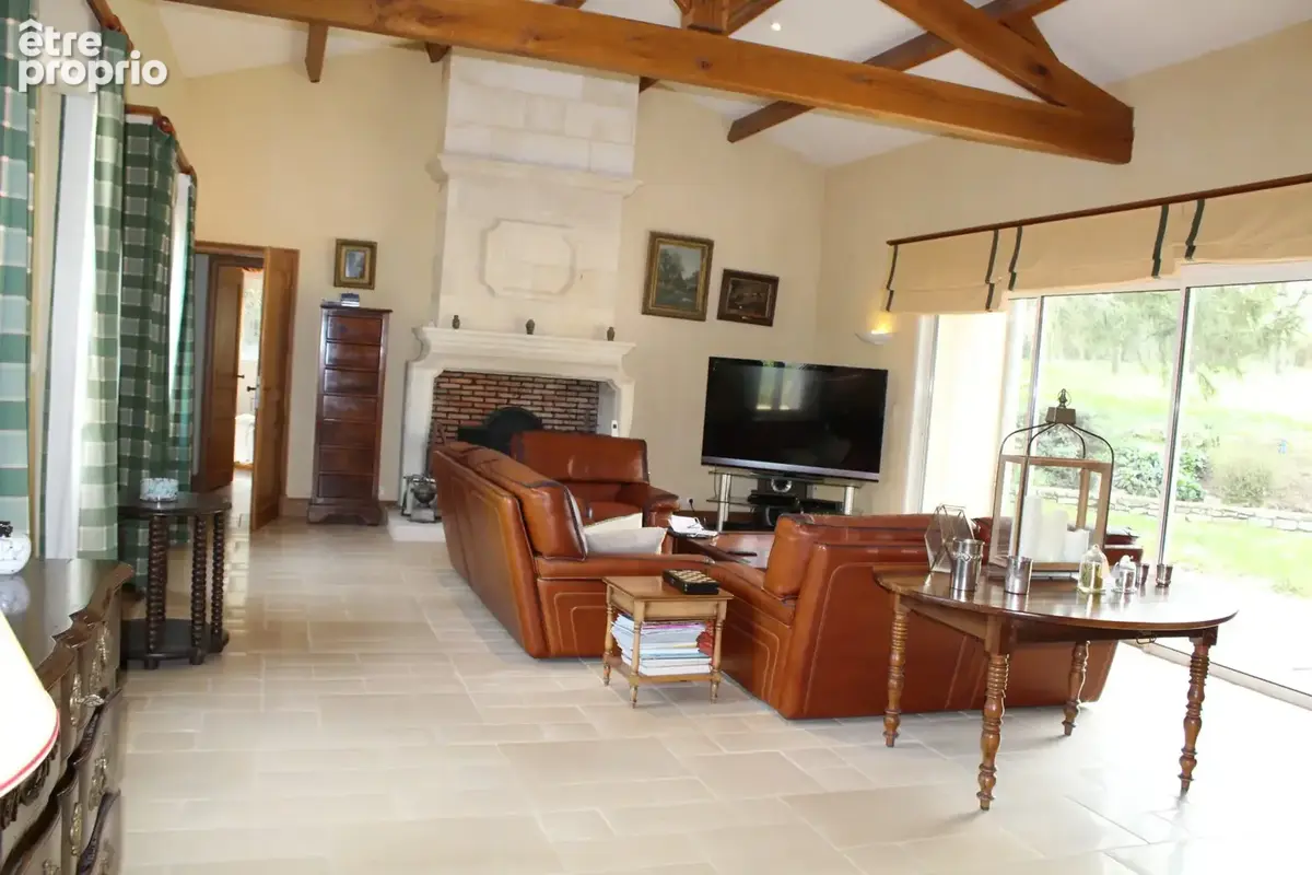 Maison 280 m² à Liguge  - photo 7