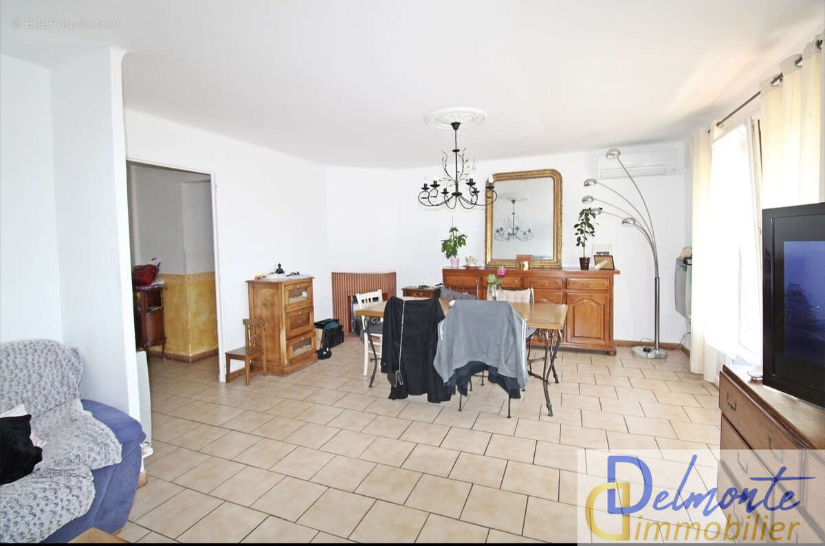 Appartement à SIX-FOURS-LES-PLAGES