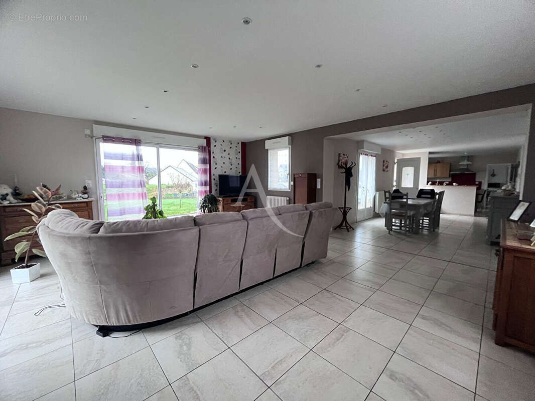 Maison à CHALONS-DU-MAINE