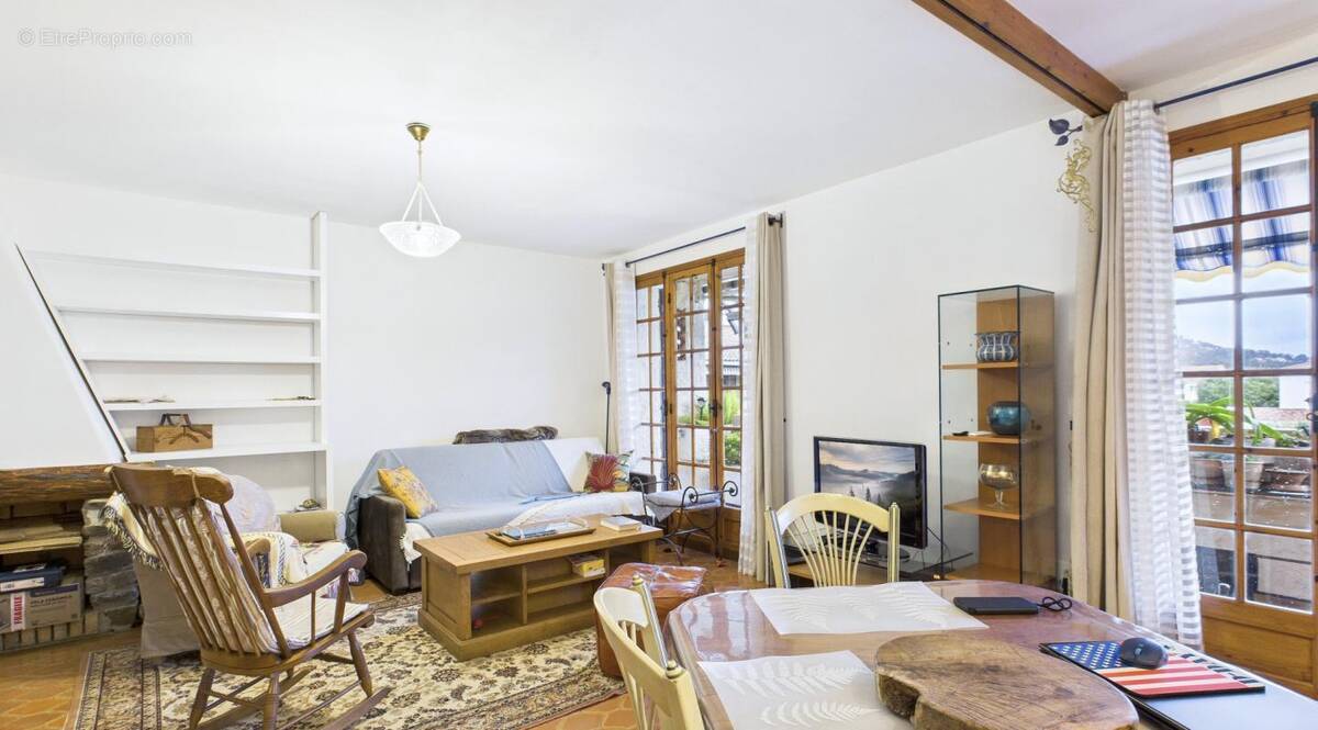 Appartement à CARQUEIRANNE