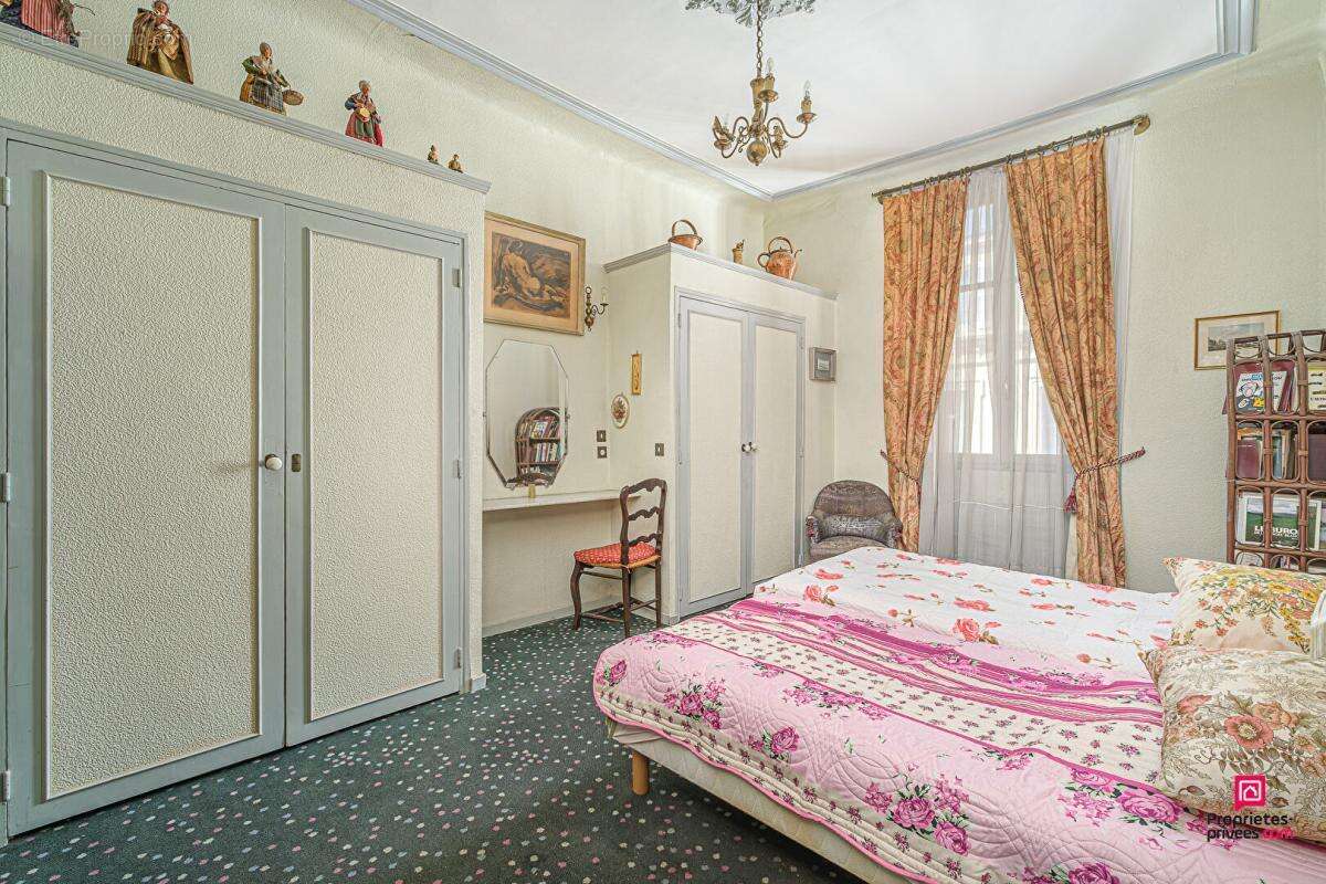 Appartement à MARSEILLE-1E