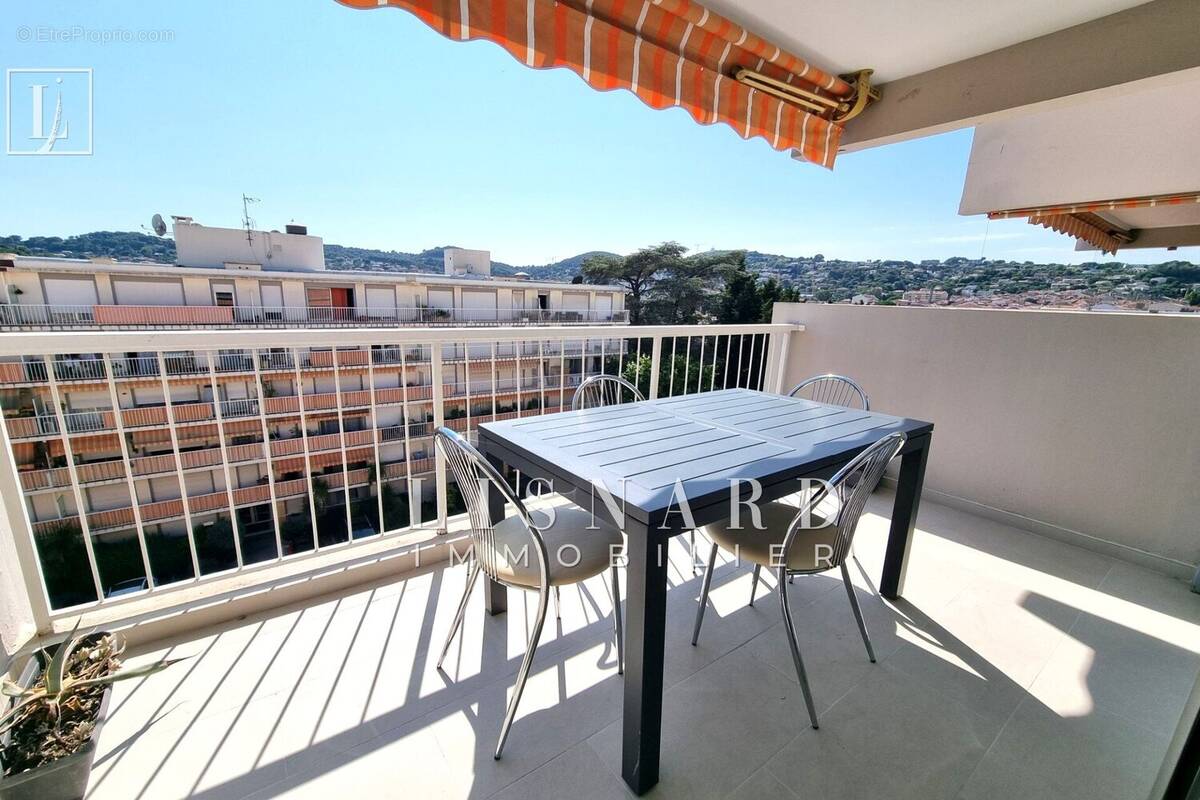 Appartement à VALLAURIS