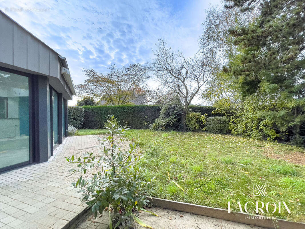 Maison à LA CHAPELLE-DES-FOUGERETZ