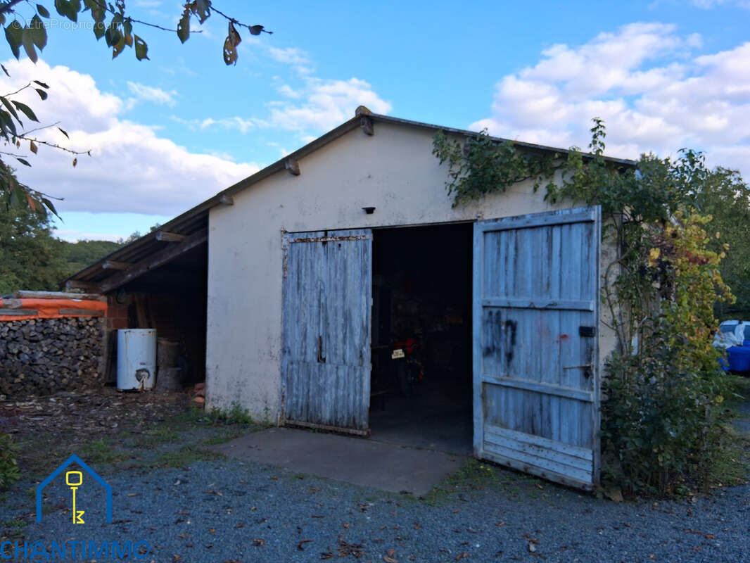Maison à LA CAILLERE-SAINT-HILAIRE