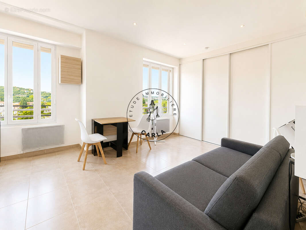 Oullins   Studio au dernier étage avec ascenseur, cave et vue dégagée - photo 2