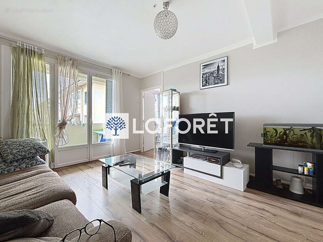 Appartement à RILLIEUX-LA-PAPE