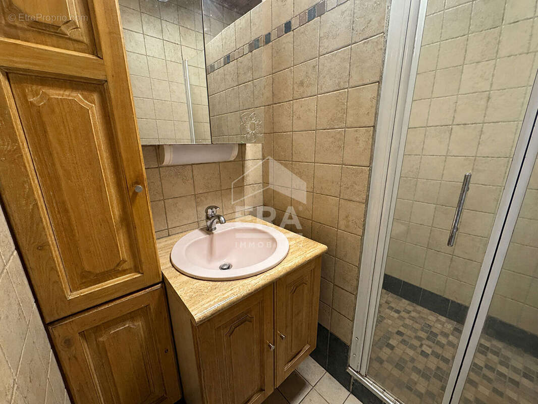 Appartement à LARAGNE-MONTEGLIN