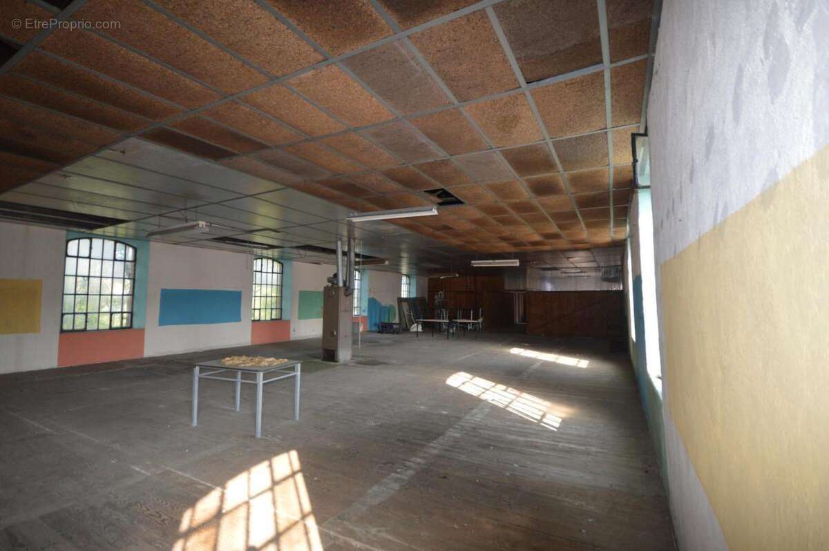 Bâtiment industriel 1570m² - photo 4