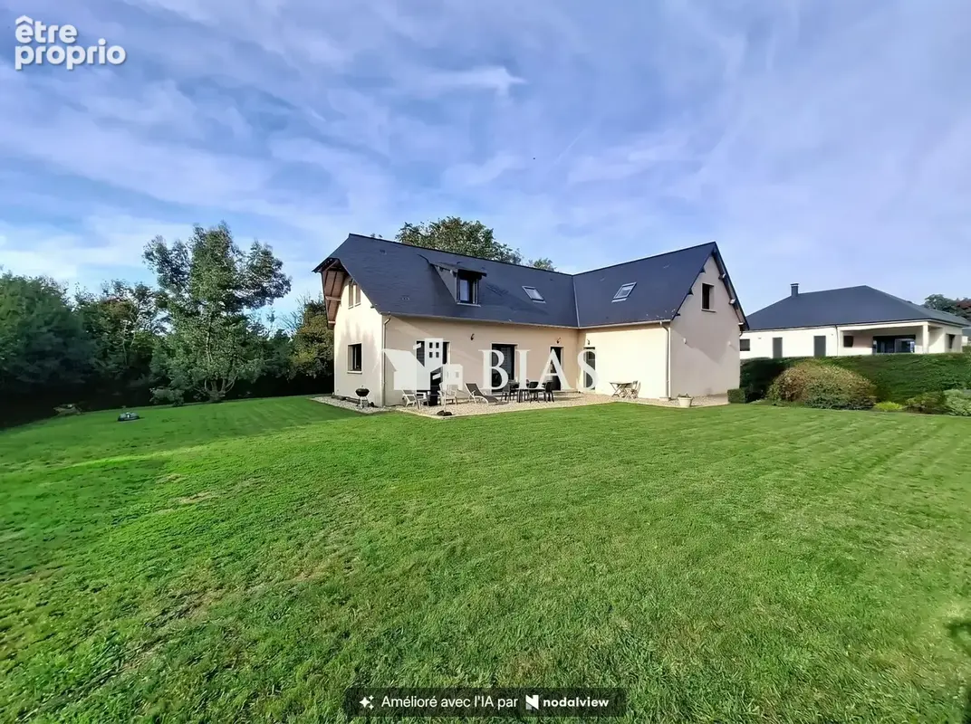 Maison 6 pièces 142 m² à vendre à Pont-L'eveque (14130) - photo 1