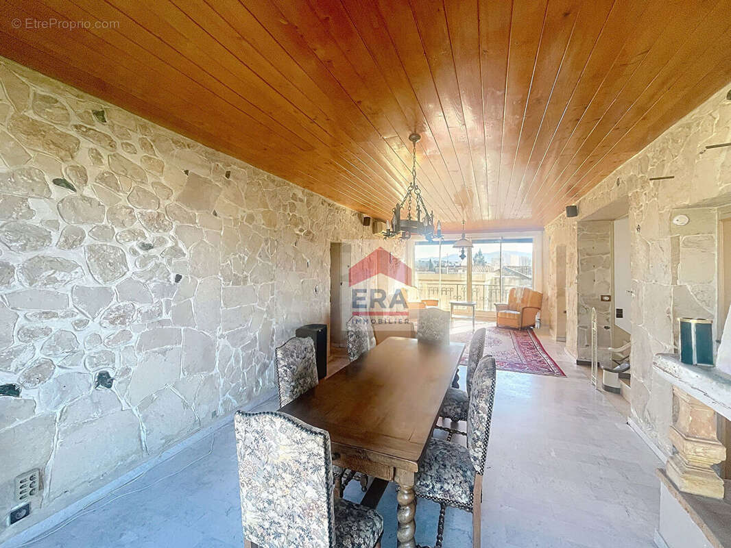 Appartement à MARSEILLE-14E