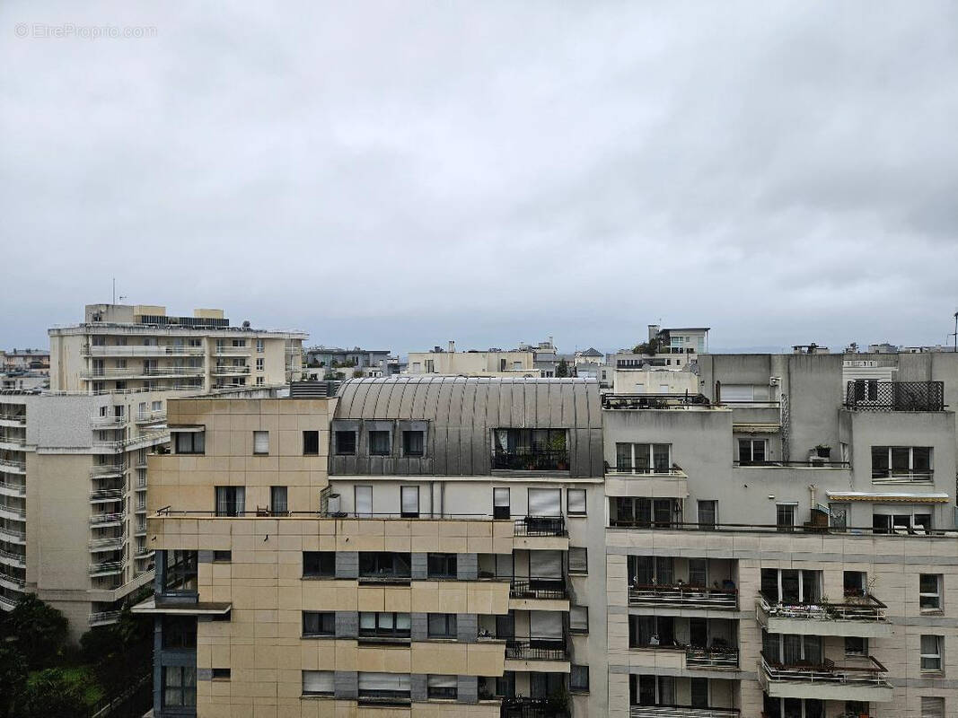 Appartement à COURBEVOIE