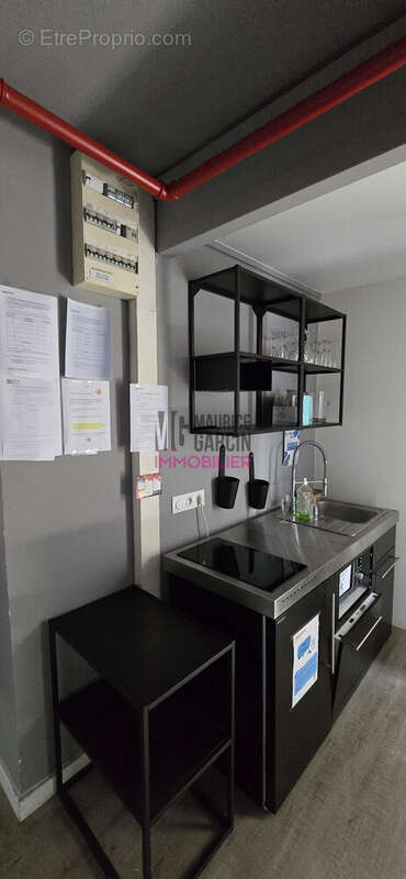 Commerce 7075 m² à Le Pontet  - photo 8