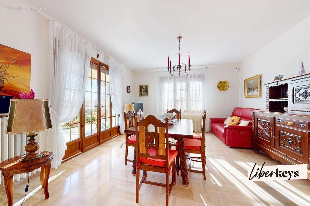 Maison à PUSIGNAN