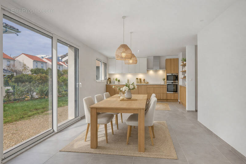 Maison à SAINT-GENIS-POUILLY