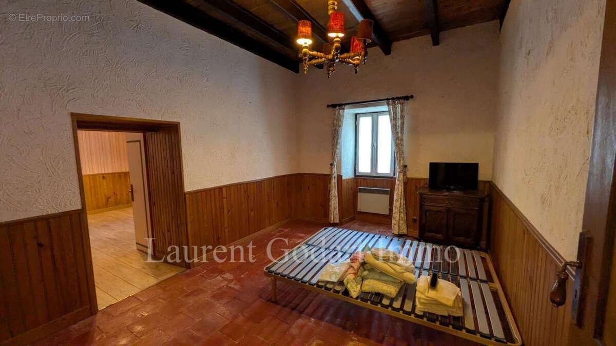 Maison en pierres avec dépendances - photo 7