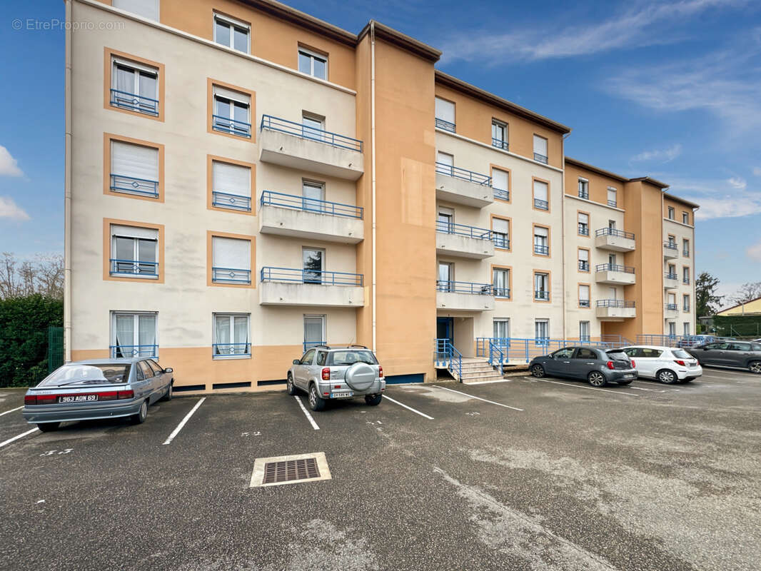 Appartement à NEUVILLE-SUR-SAONE