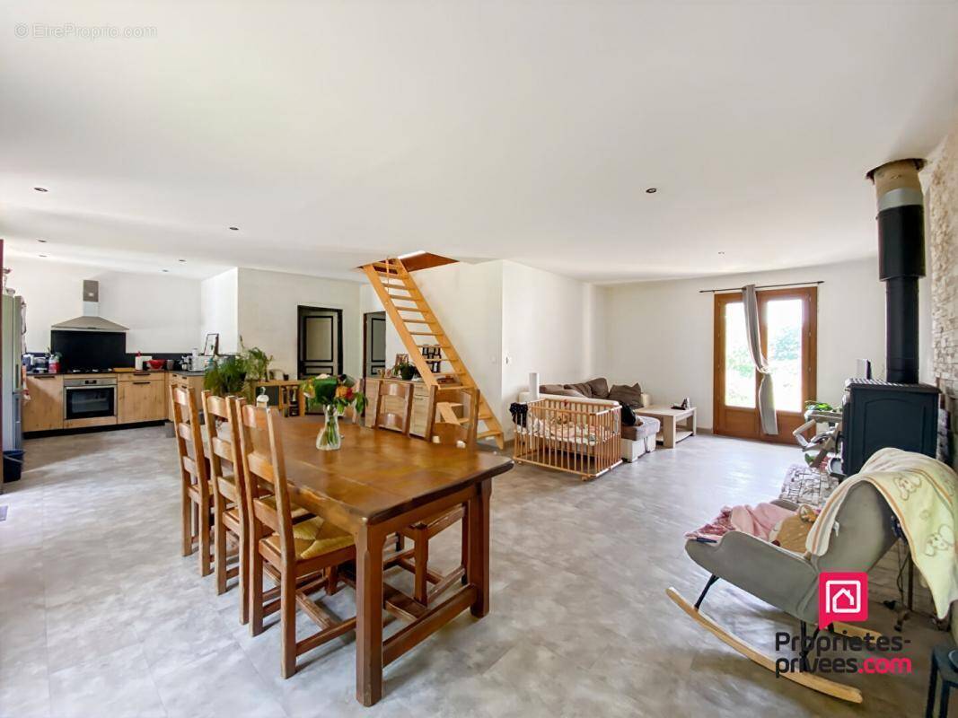 Maison à PRECY-SOUS-THIL