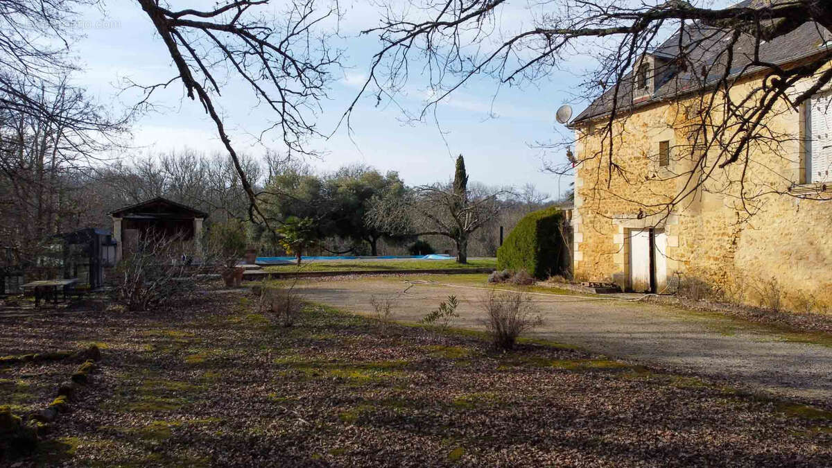 Maison à CENAC-ET-SAINT-JULIEN