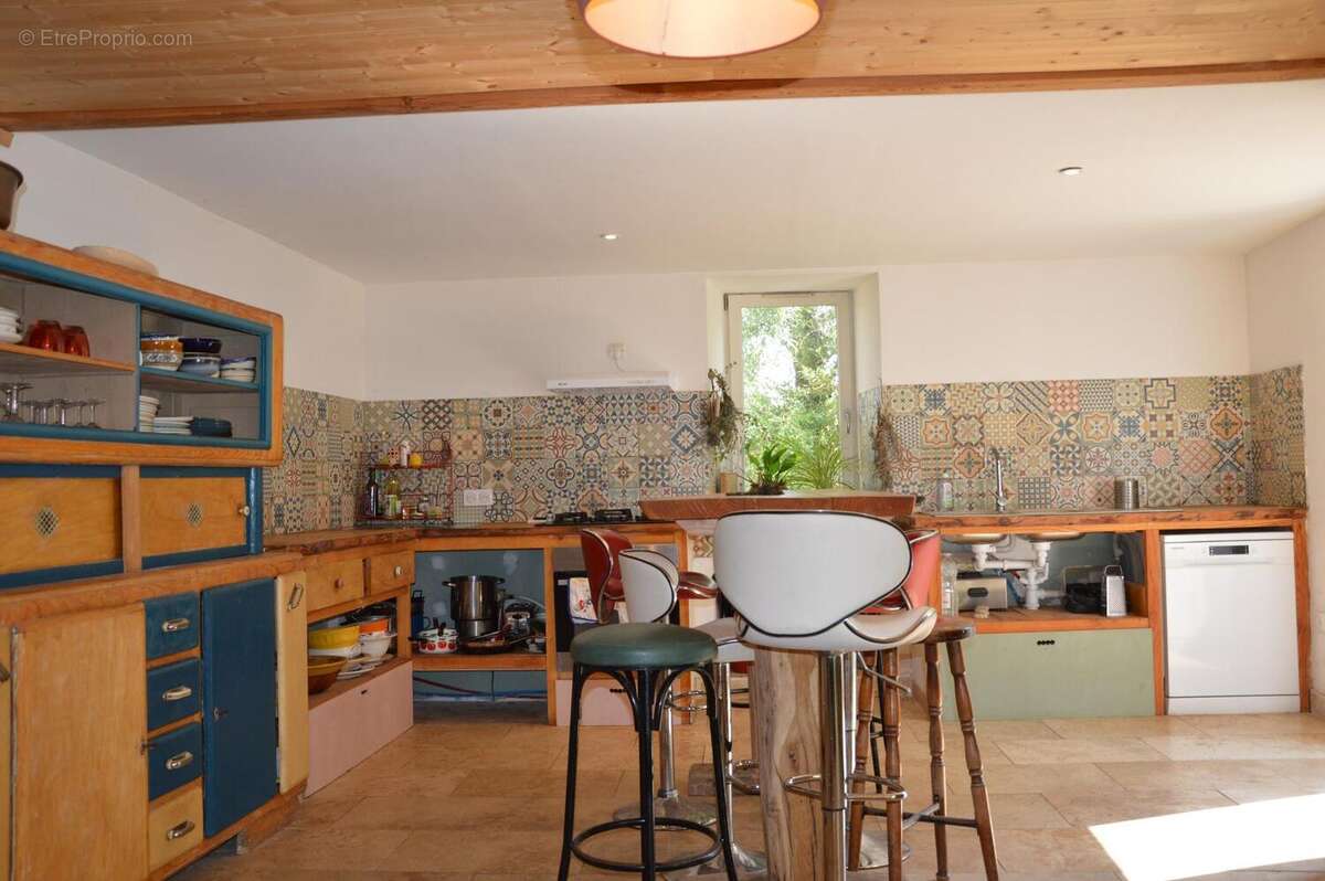 Maison 164 m² à Peux-Et-Couffouleux  - photo 4