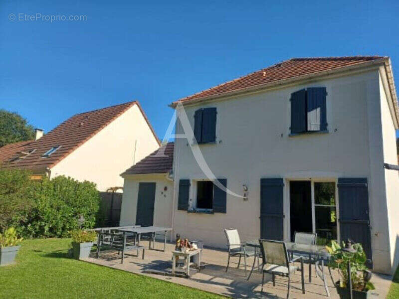 Maison à VIGNEUX-SUR-SEINE