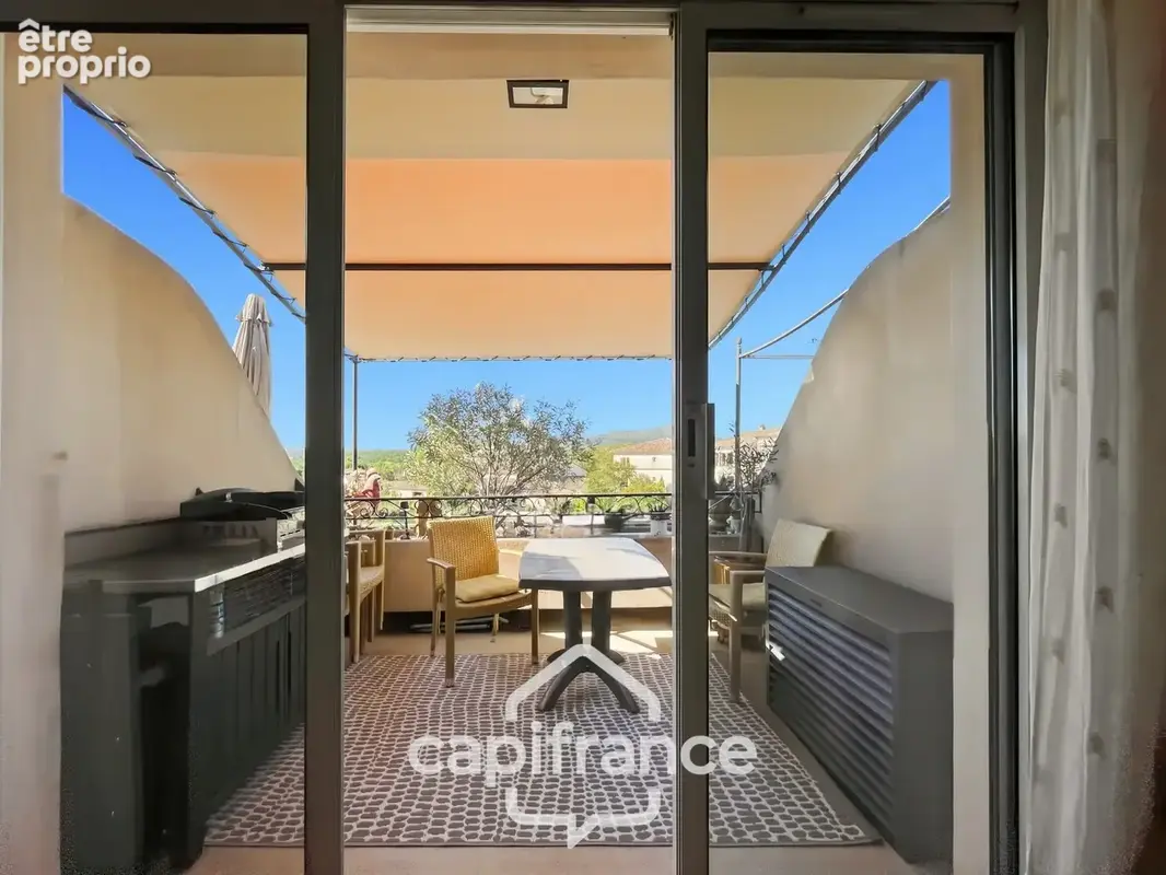 Pont royal — un appartement signature avec vue,climatise , terrasse et 6 couchages , 2ème et dernier étage sur le lac - photo 4