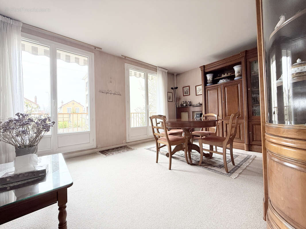 Appartement à NANTERRE