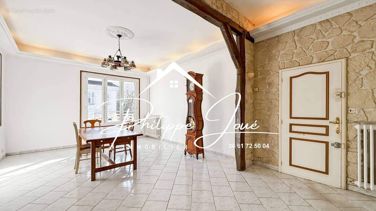 Maison à VILLENEUVE-L'ARCHEVEQUE