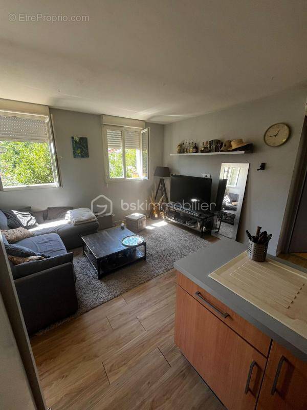 Appartement à SAINT-PAUL-TROIS-CHATEAUX