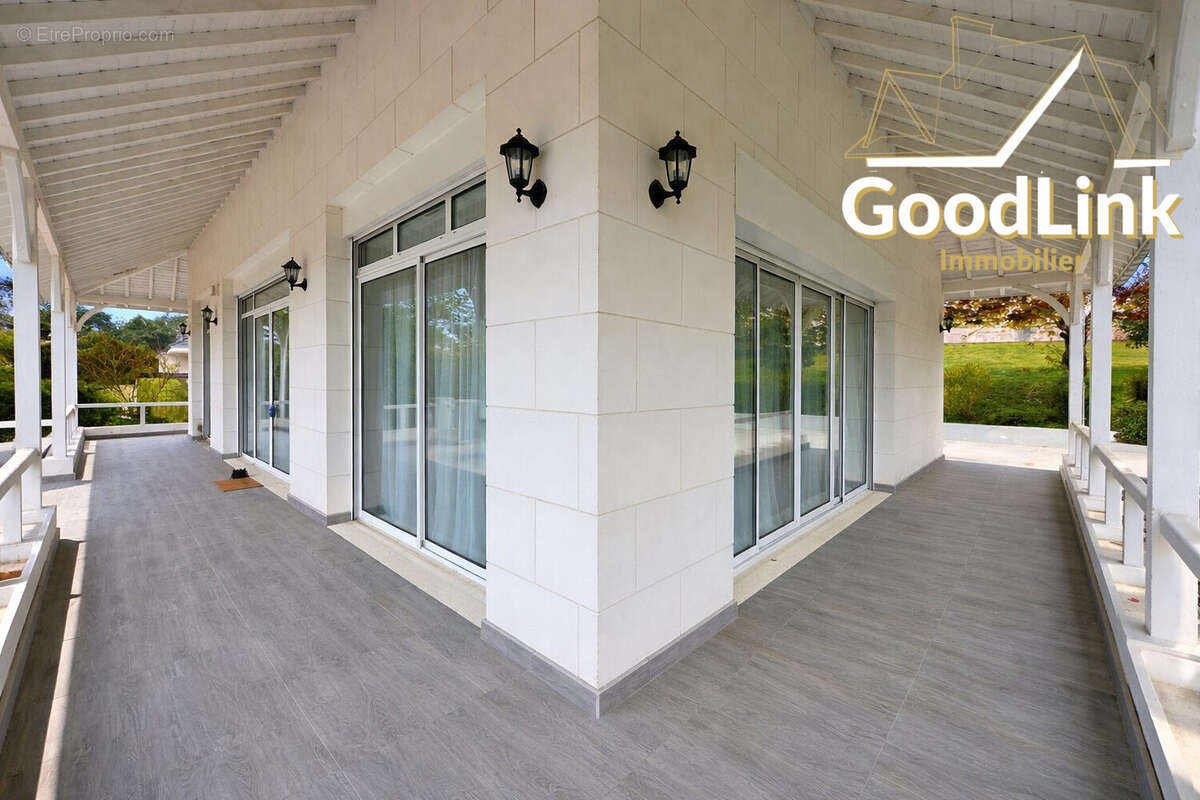 Maison à CRECY-LA-CHAPELLE