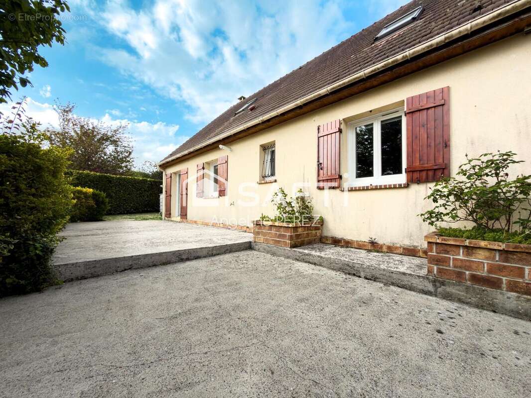 Photo 2 - Maison à VILLENEUVE-LES-SABLONS