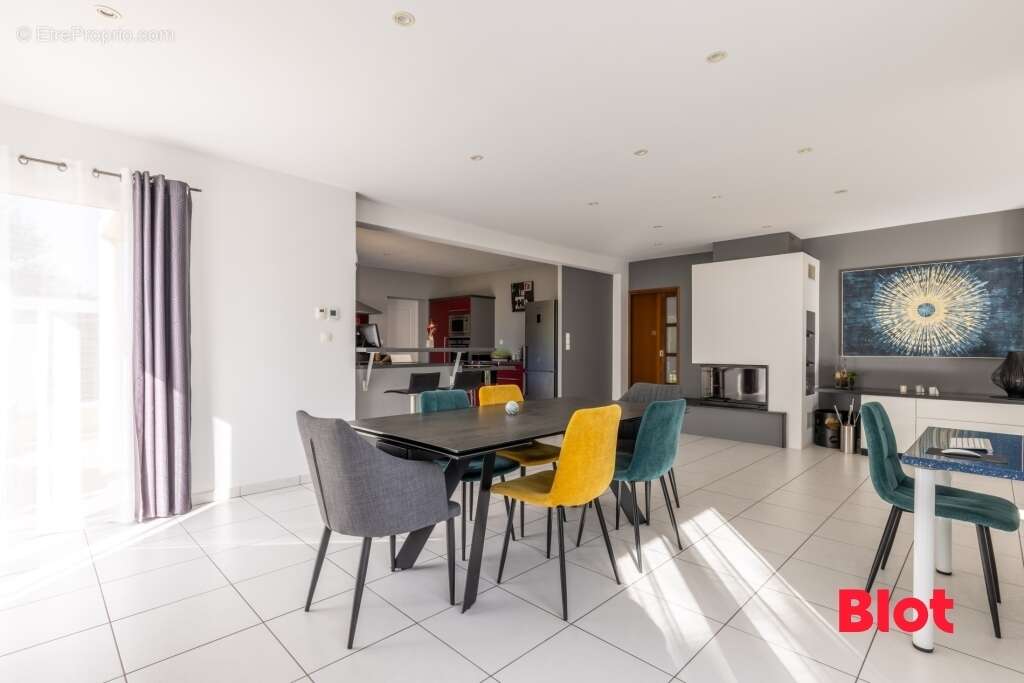 Maison à CHASNE-SUR-ILLET