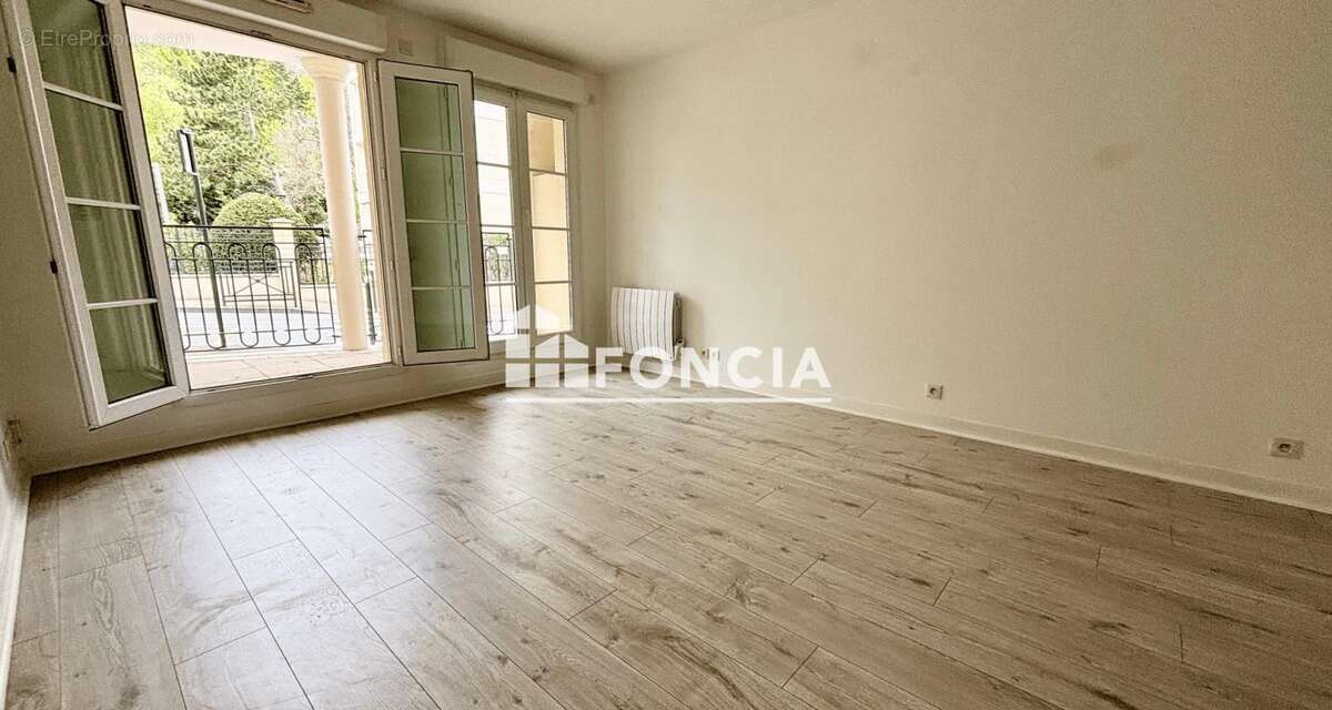 Appartement à LE PLESSIS-ROBINSON