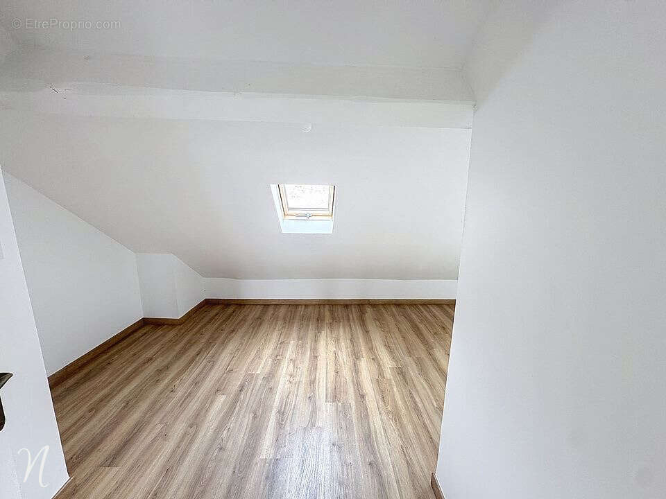 Appartement à UNIEUX