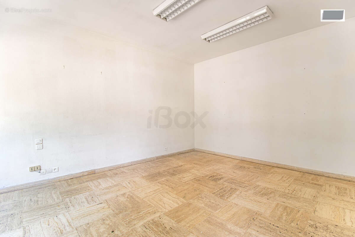 Toulon sainte anne - bureaux de 51m2 - photo 6