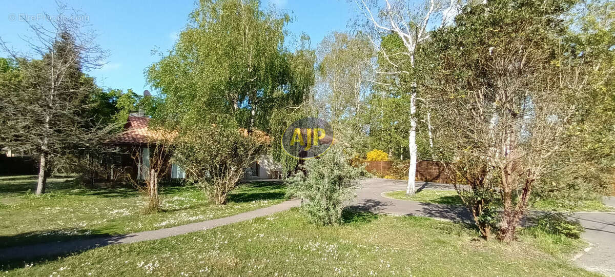 Maison à GRAYAN-ET-L&#039;HOPITAL