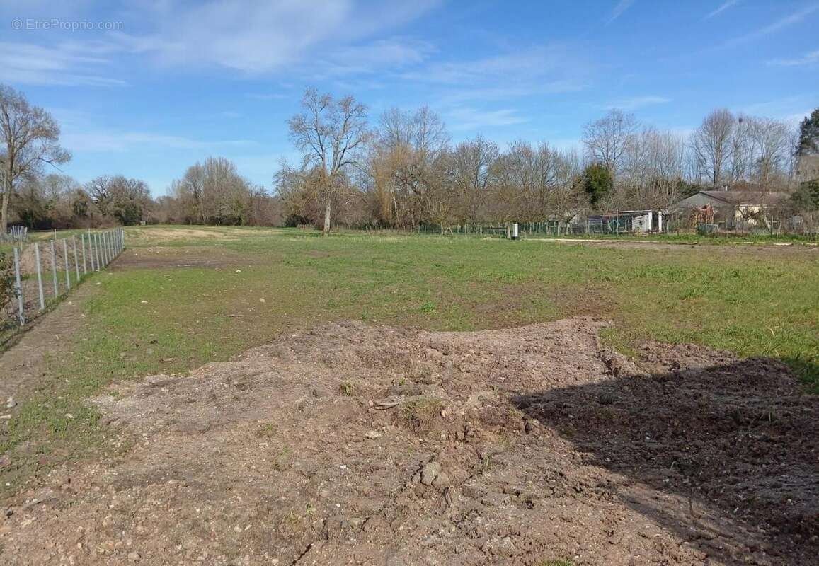 Photo 3 - Terrain à COUTRAS