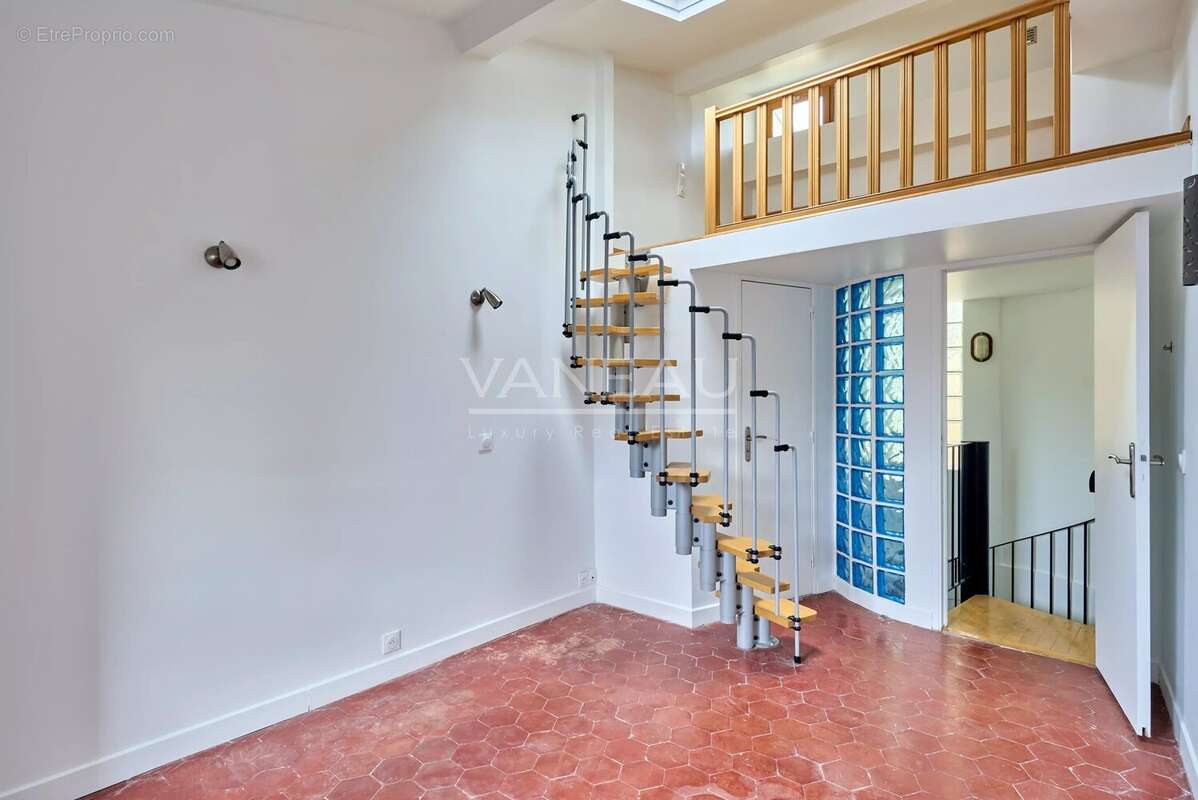 Appartement à PARIS-9E