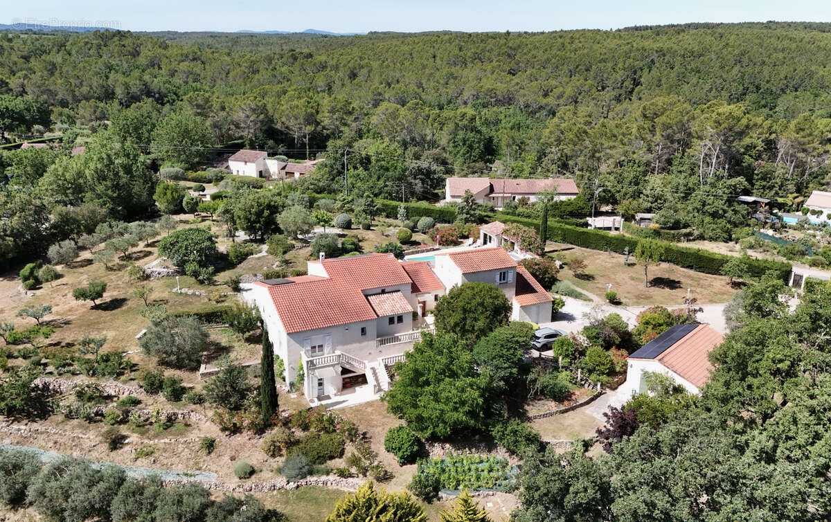 Flayosc propriete 310m2 sur terrain 9000m2 avec piscine et dependances - photo 53