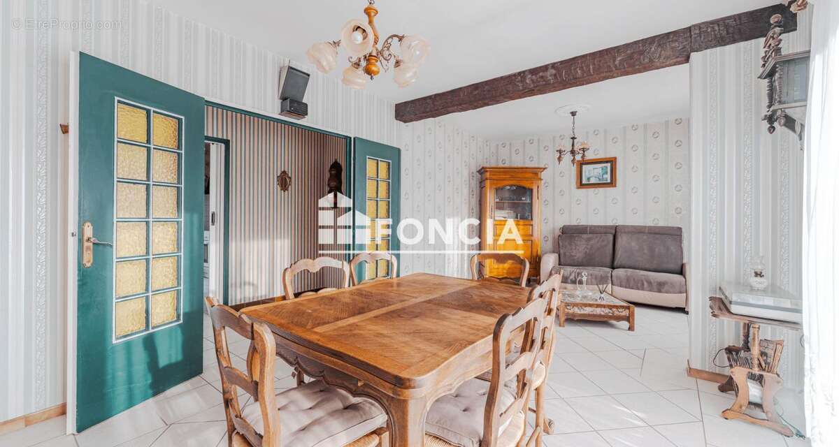 Maison à SAINT-CYR-SUR-LOIRE