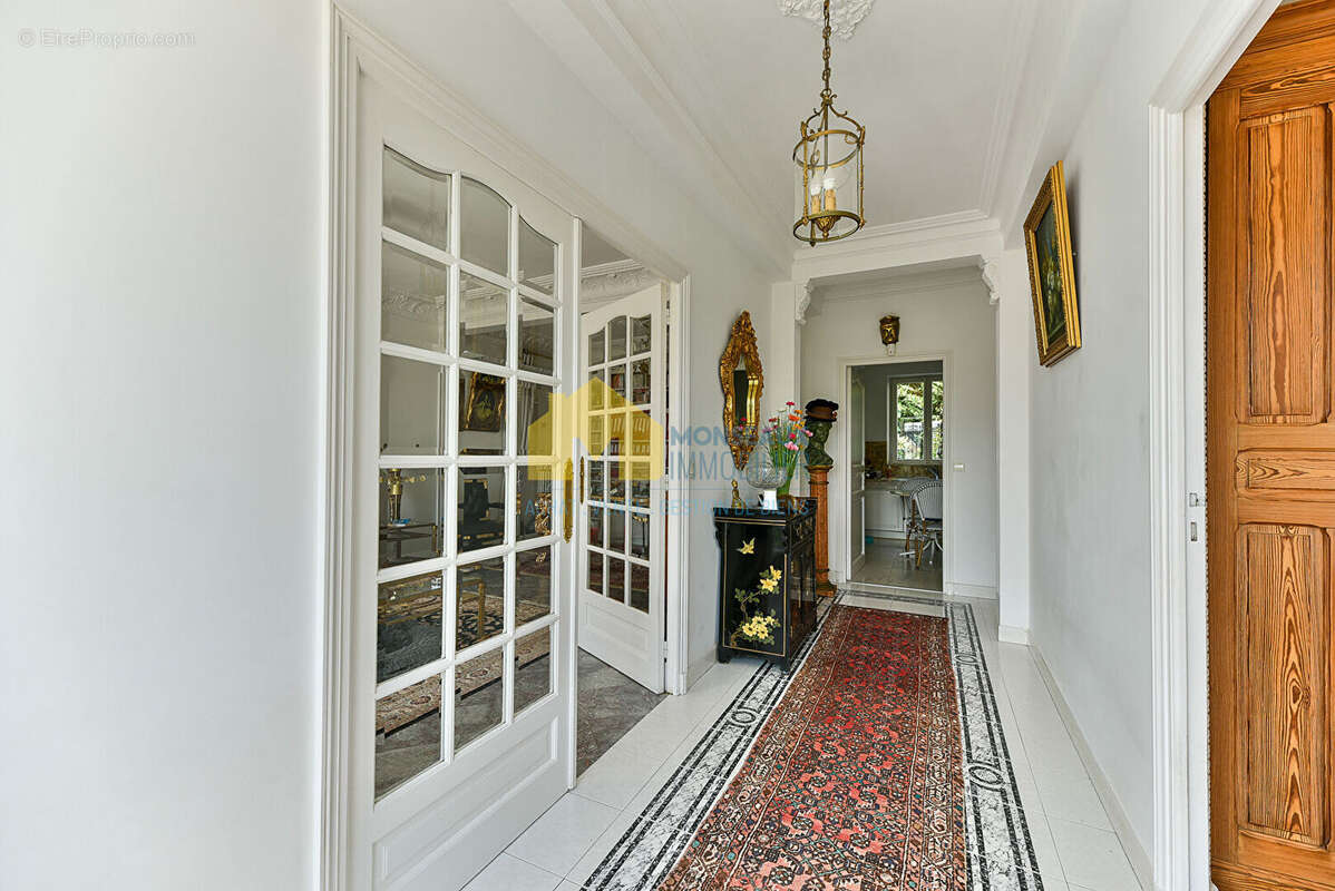 Maison à SAINTE-GENEVIEVE-DES-BOIS