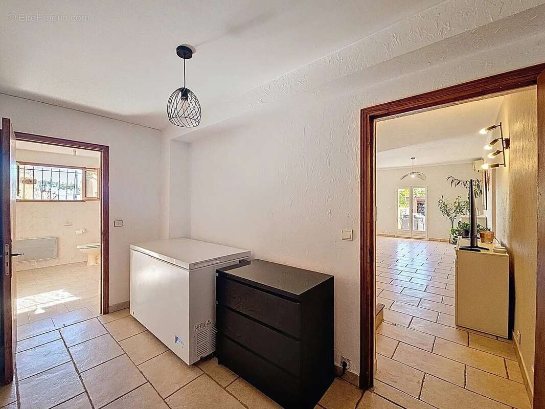 Maison à SAINT-LAURENT-DU-VAR