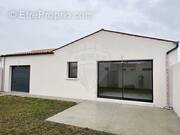 Maison à CHAILLEVETTE