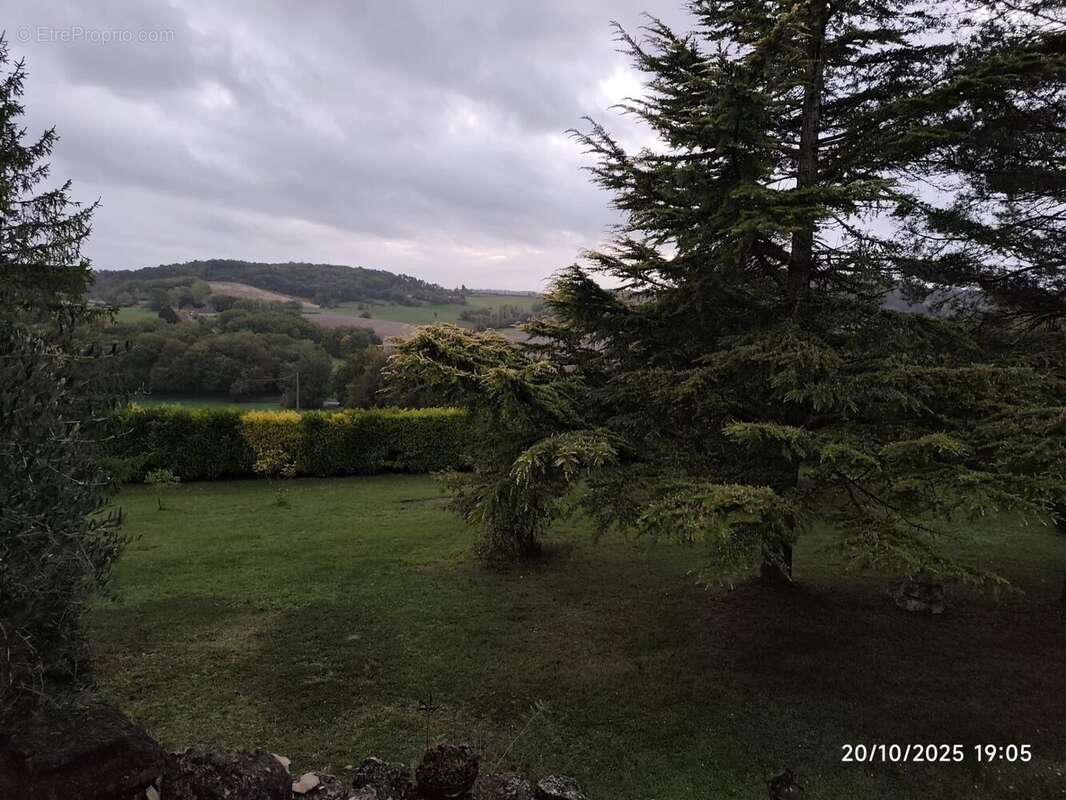 Maison à LEGUILLAC-DE-L&#039;AUCHE