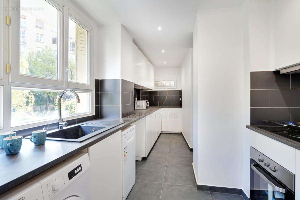 Appartement à PARIS-20E